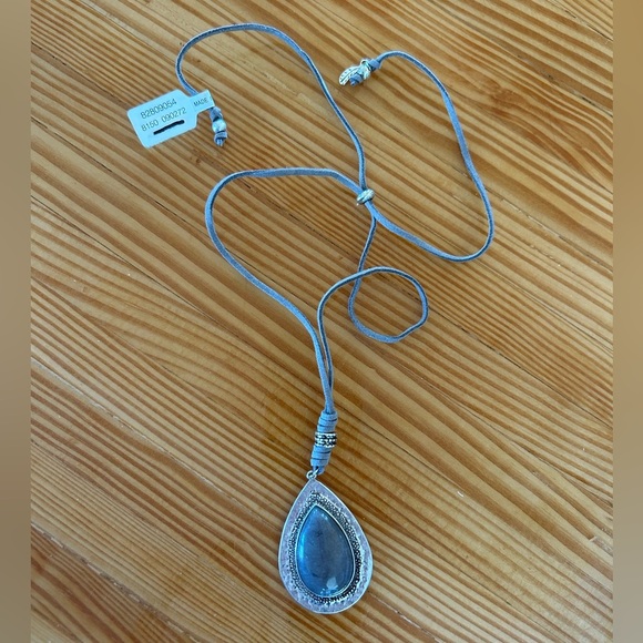 NWT Free People | Women’s grey/silver Labradorite Freefall Pendant Necklace, OS - Picture 7 of 15